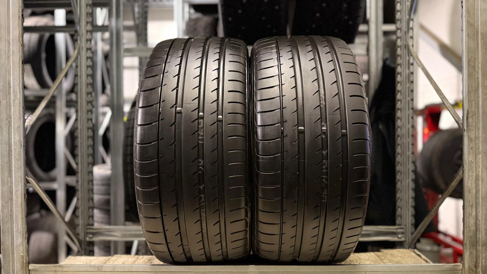 Yokohama ADVAN Sport V105 275/40R19 105 Y Summer tires