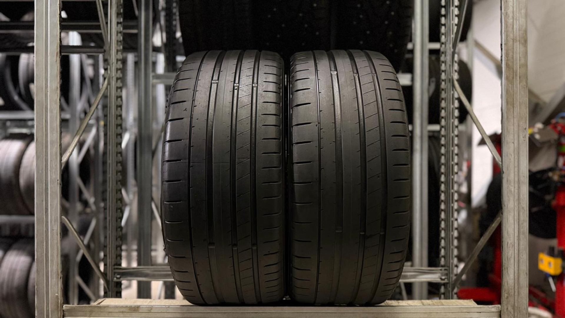 Yokohama ADVAN Sport V107 SUV 265/40R22 106 Y Suverehvid