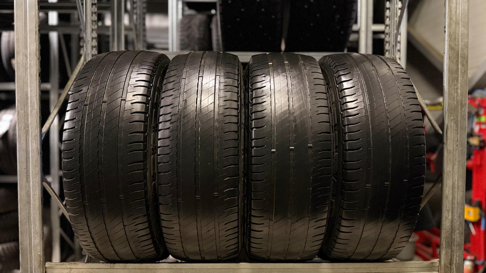Michelin Agilis 3 235/65R16C 121/119 R Summer tires