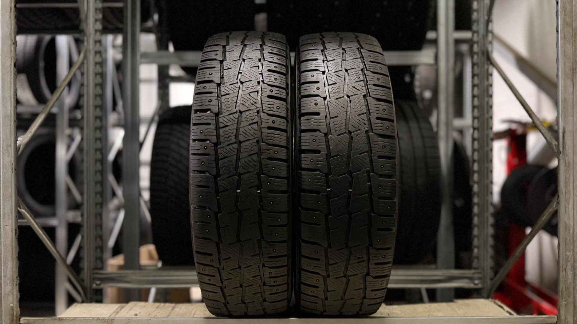 Michelin Agilis X-ice North 205/75R16C 110/108 R Naastrehvid