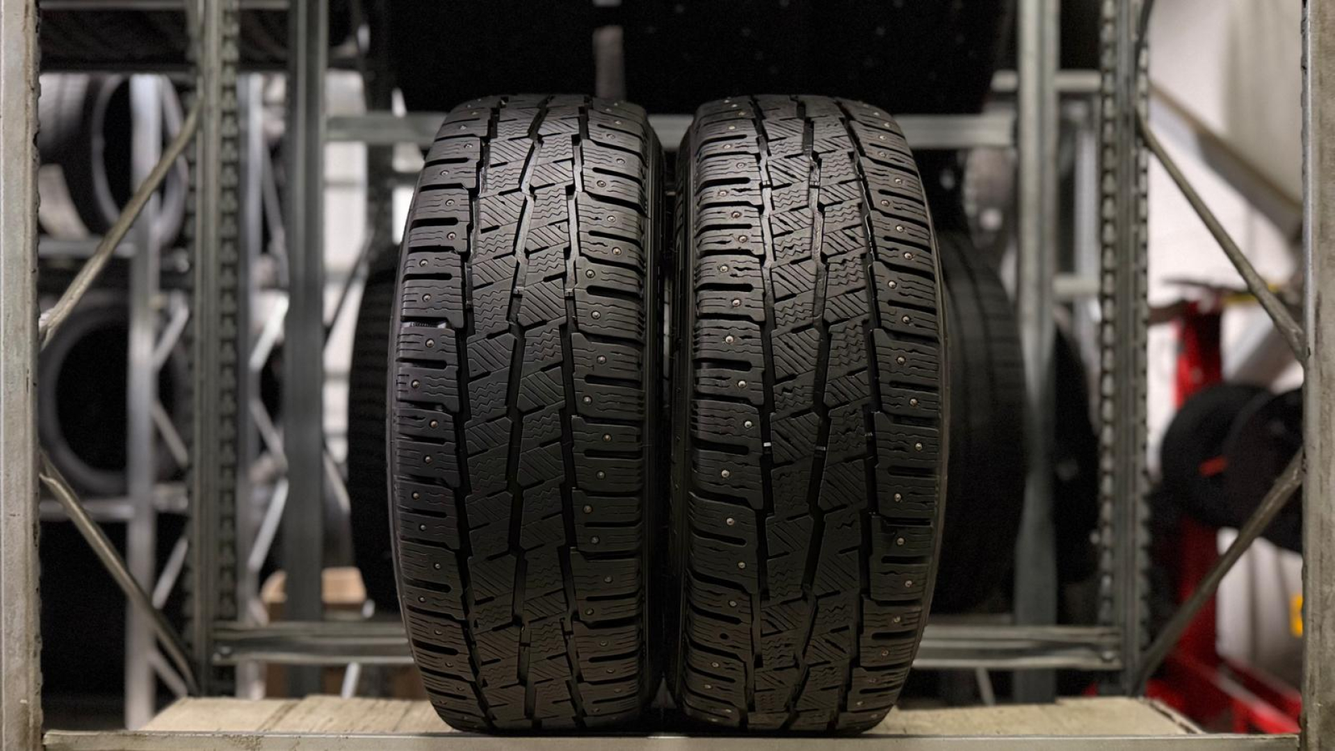Michelin Agilis X-ice North 225/75R16C 121/120 R