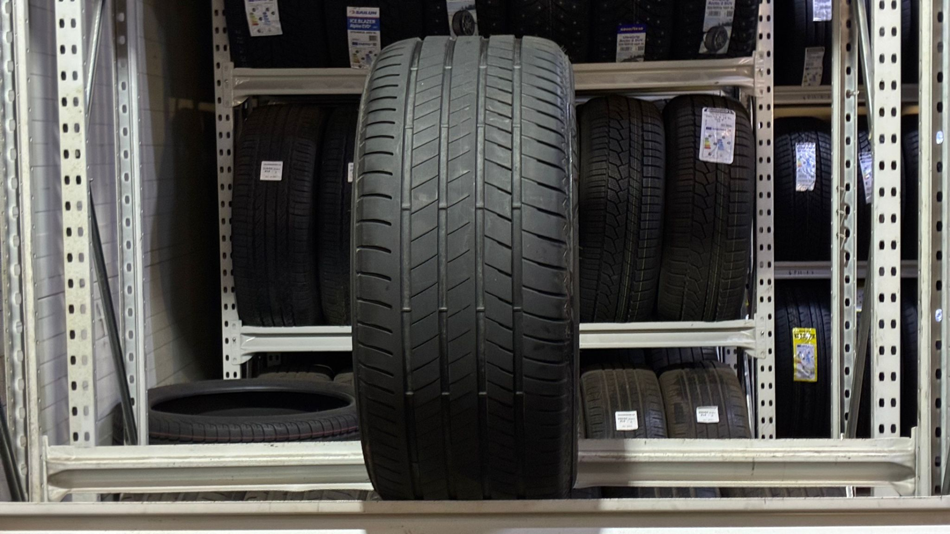 Bridgestone Alenza 001 305/40R20 112 Y *