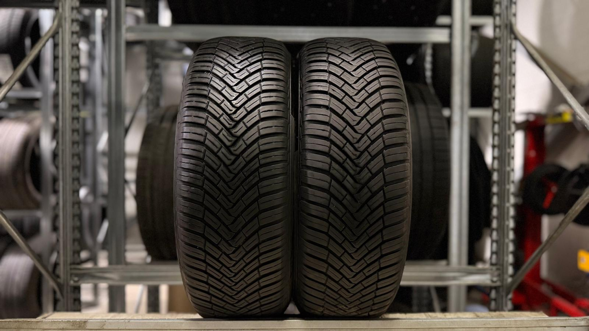 Continental AllSeasonContact 195/65R15 95 V Всесезонные шины