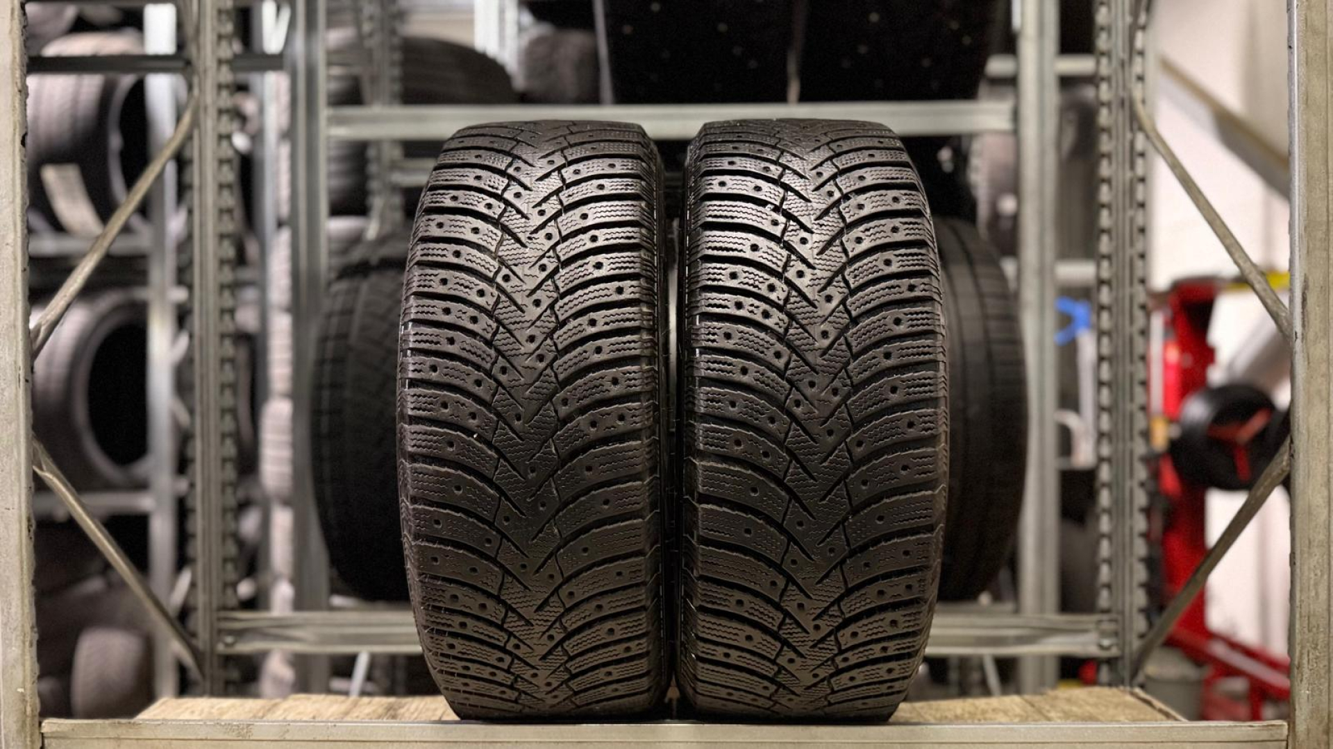 Bridgestone Blizzak Spike 3 215/60R16 99 T Friction tires