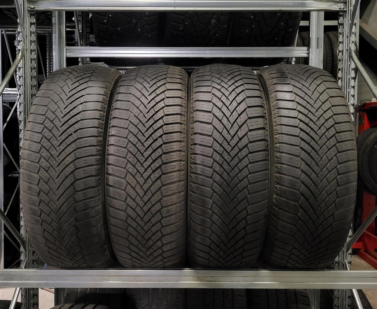 Yokohama BLUEARTH WINTER V906 235/55R18 104 H Lamellrehvid