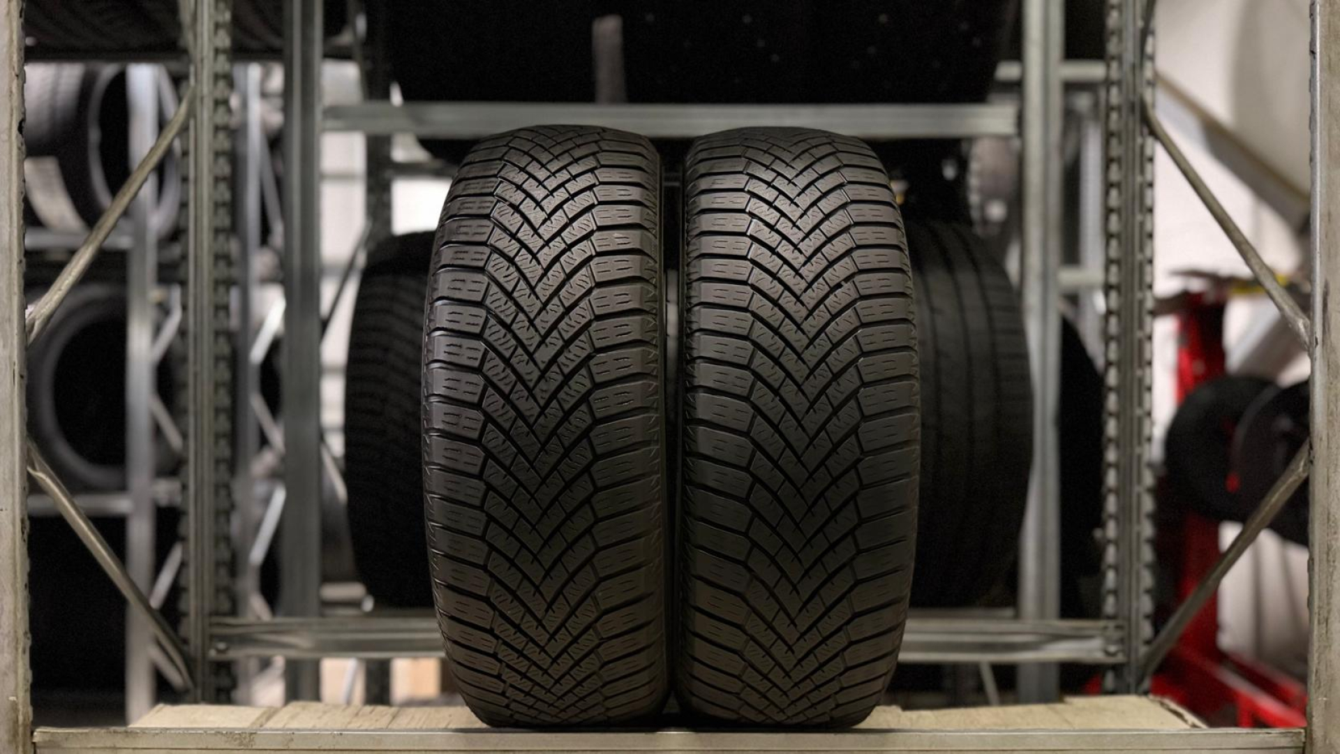 Yokohama BLUEARTH WINTER V906 185/60R15 88 T Lamellrehvid