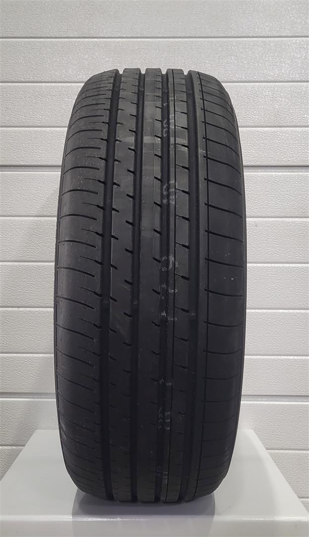 Yokohama BluEarth-XT AE61 235/60R18 103 W Летние шины