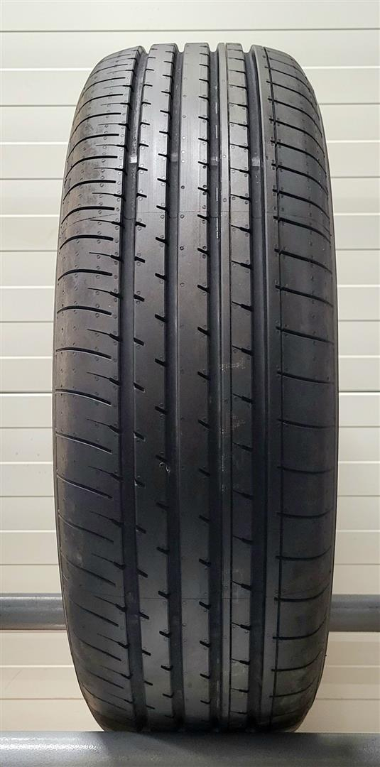 Yokohama BluEarth-XT AE61 225/65R17 106 V