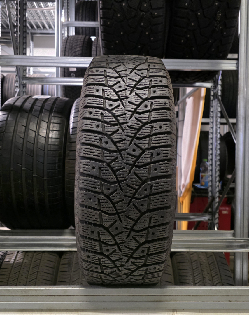 Bridgestone Blizzak Spike 02 205/60R16 92T Lamell