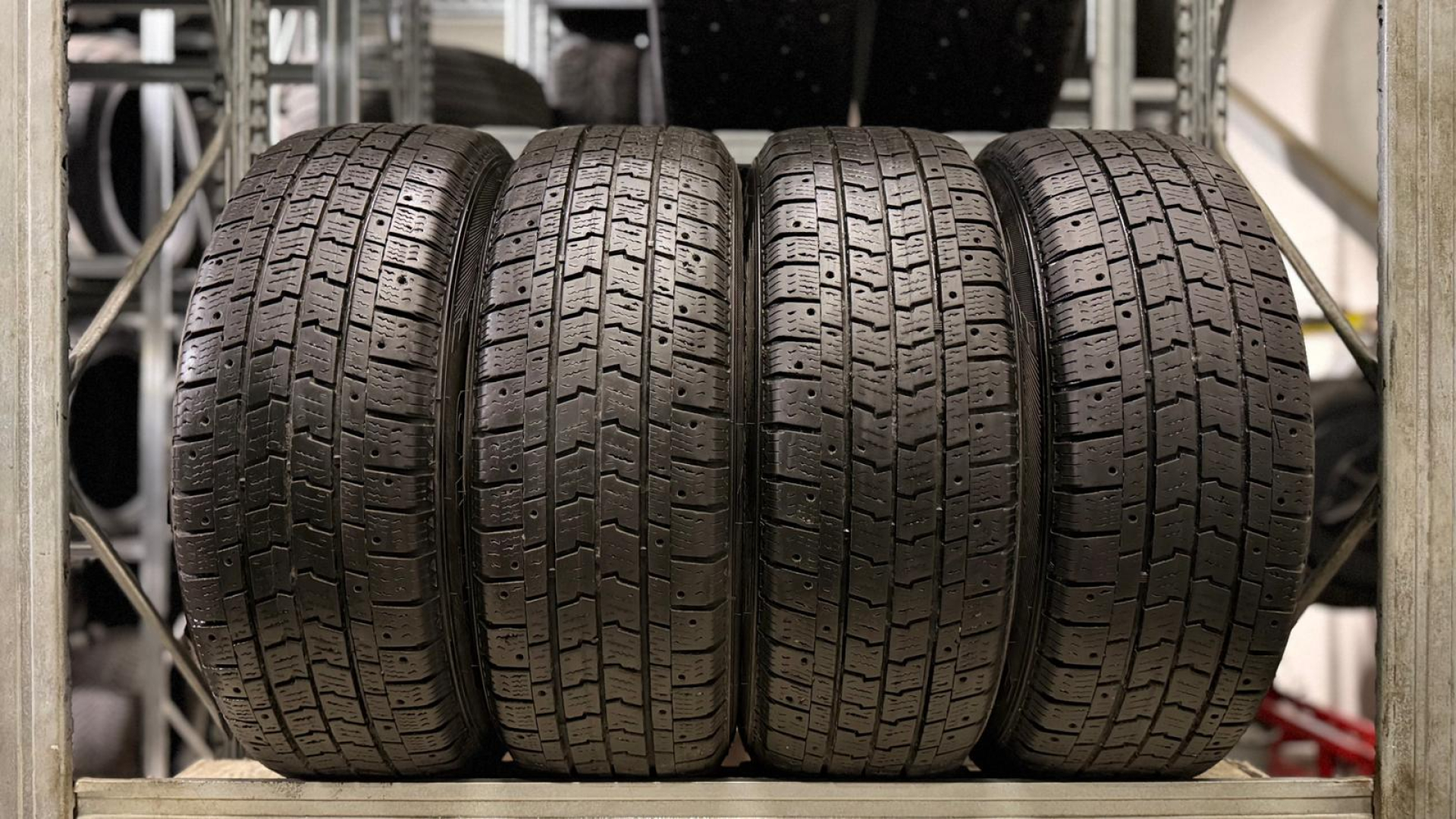 Goodyear CARGO ULTRA GRIP 2 215/65R16C 109/107 T Ламельные шины