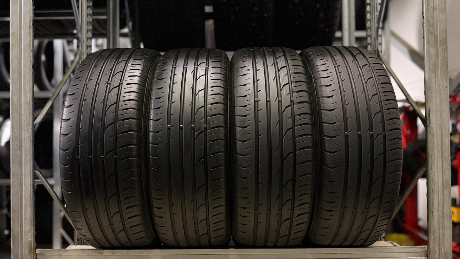 Continental ContiPremiumContact 2 215/55R18 95 H