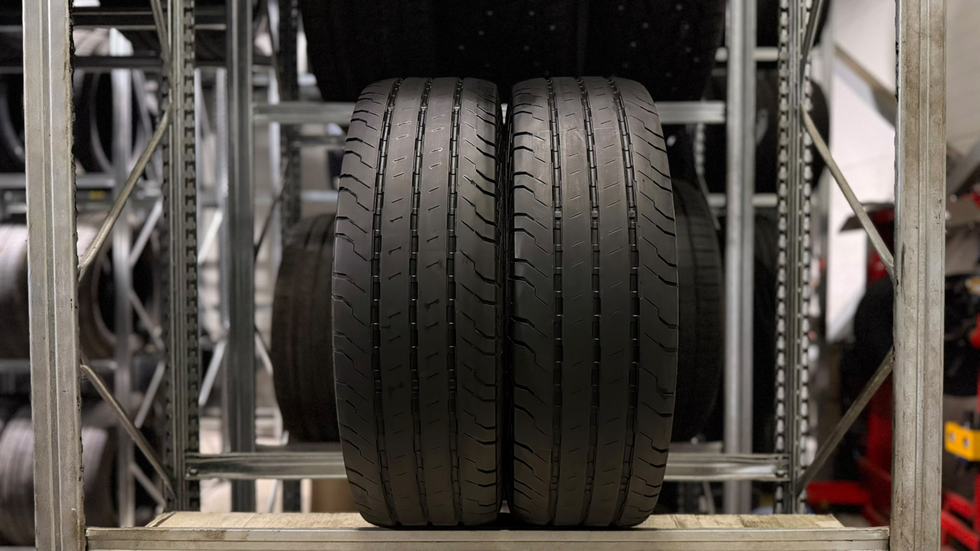 Continental ContiVanContact 100 225/75R16C 121/120 R Suverehvid