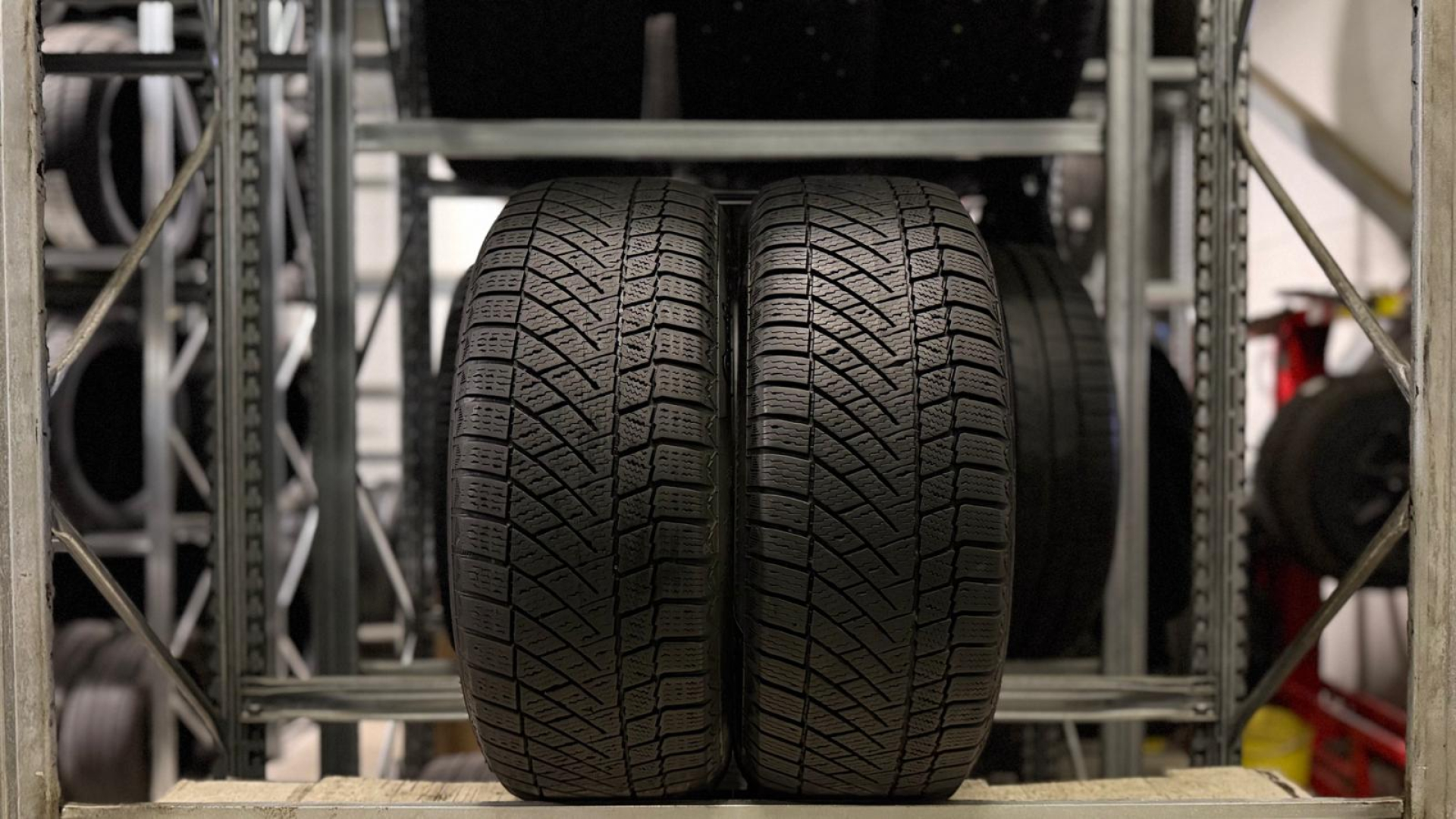 Continental ContiVikingContact 6 215/55R17 98 T Friction tires