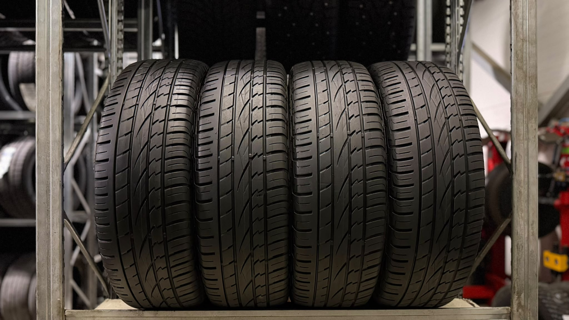 Continental CrossContact UHP 235/65R17 104 V Suverehvid