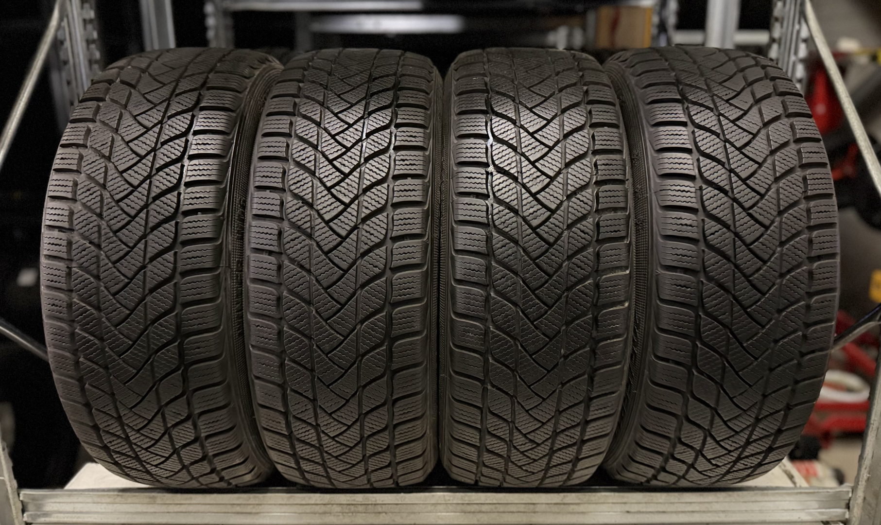 Delinte Winter Wd6 205/55R17 95 H Ламельные шины
