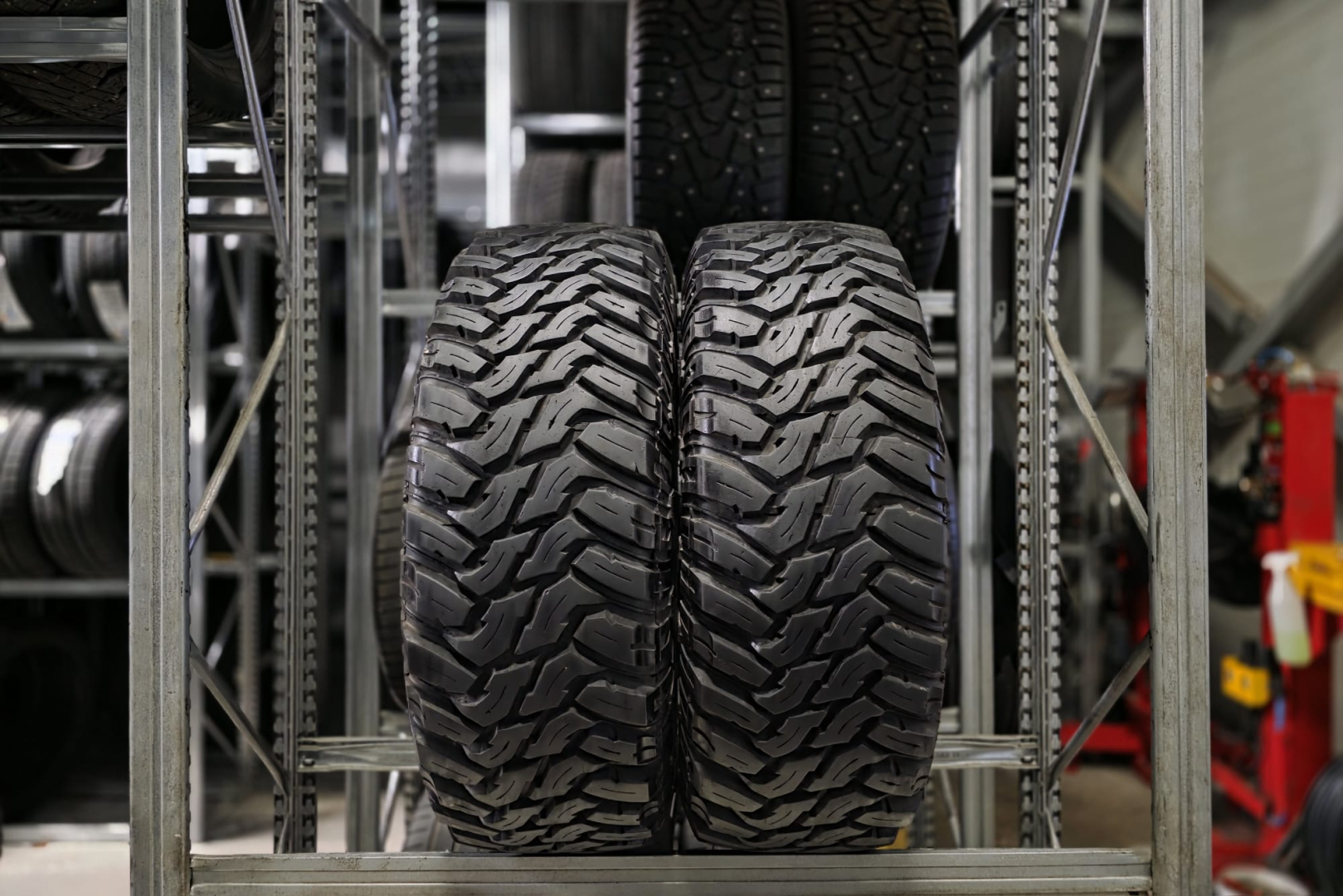 Cooper Discoverer STT 285/75R16 126/123 Q All-season tires