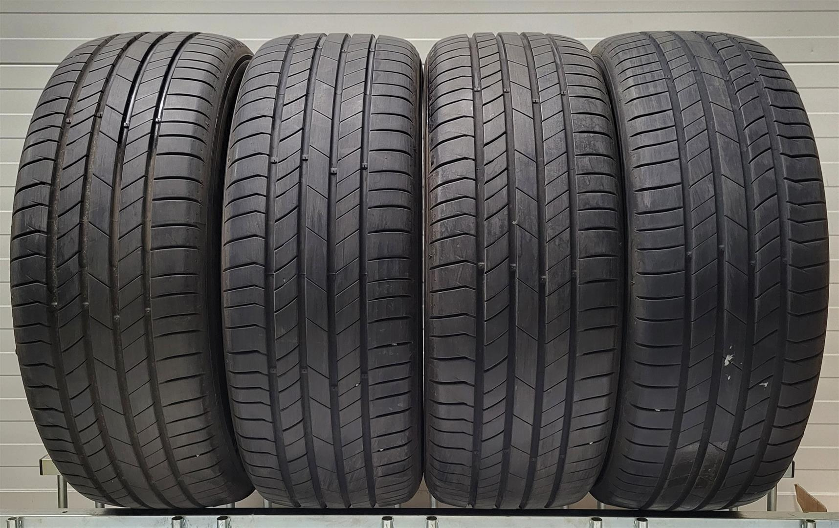 Kumho Ecsta Ps71 Ev 235/55R19 105 V