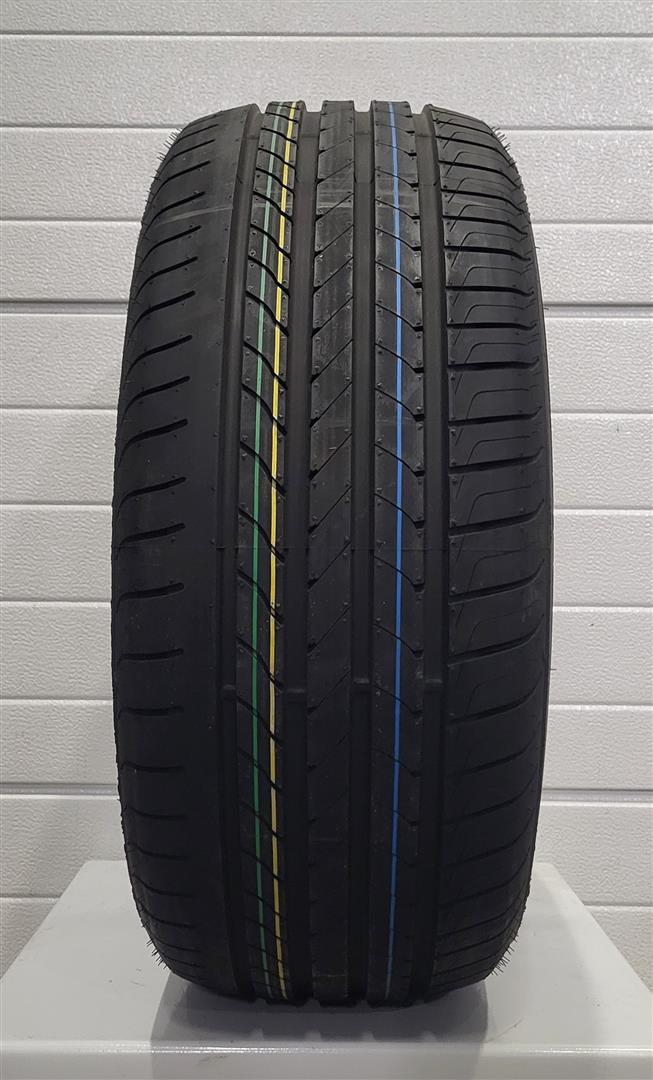Goodyear Efficient Grip 235/50R17 96 W Summer tires