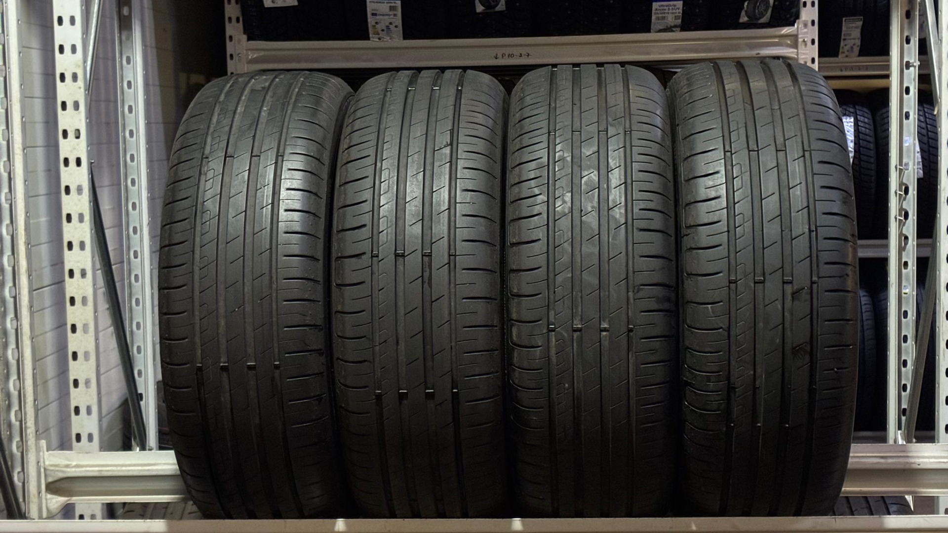 Goodyear EfficientGrip Performance 215/55R17 94 V Suverehvid