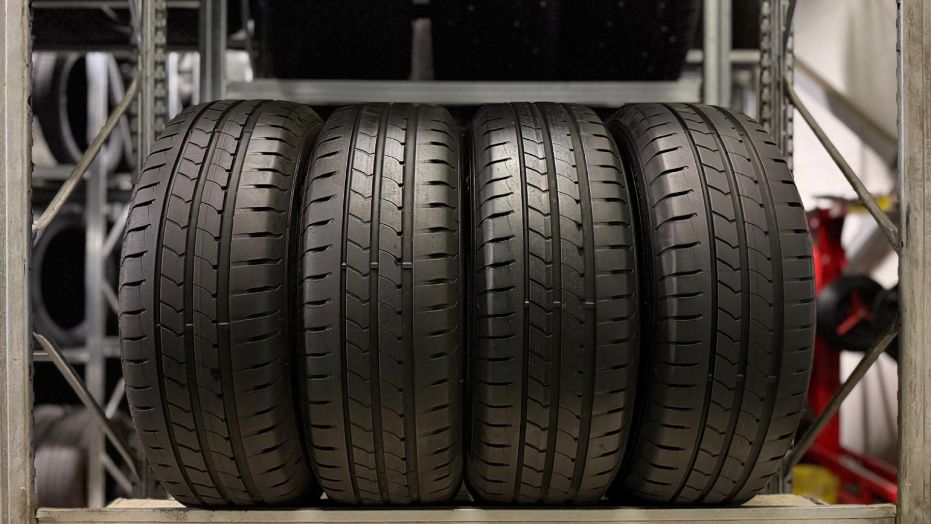 Goodyear Efficient Grip 195/60R16 89 H