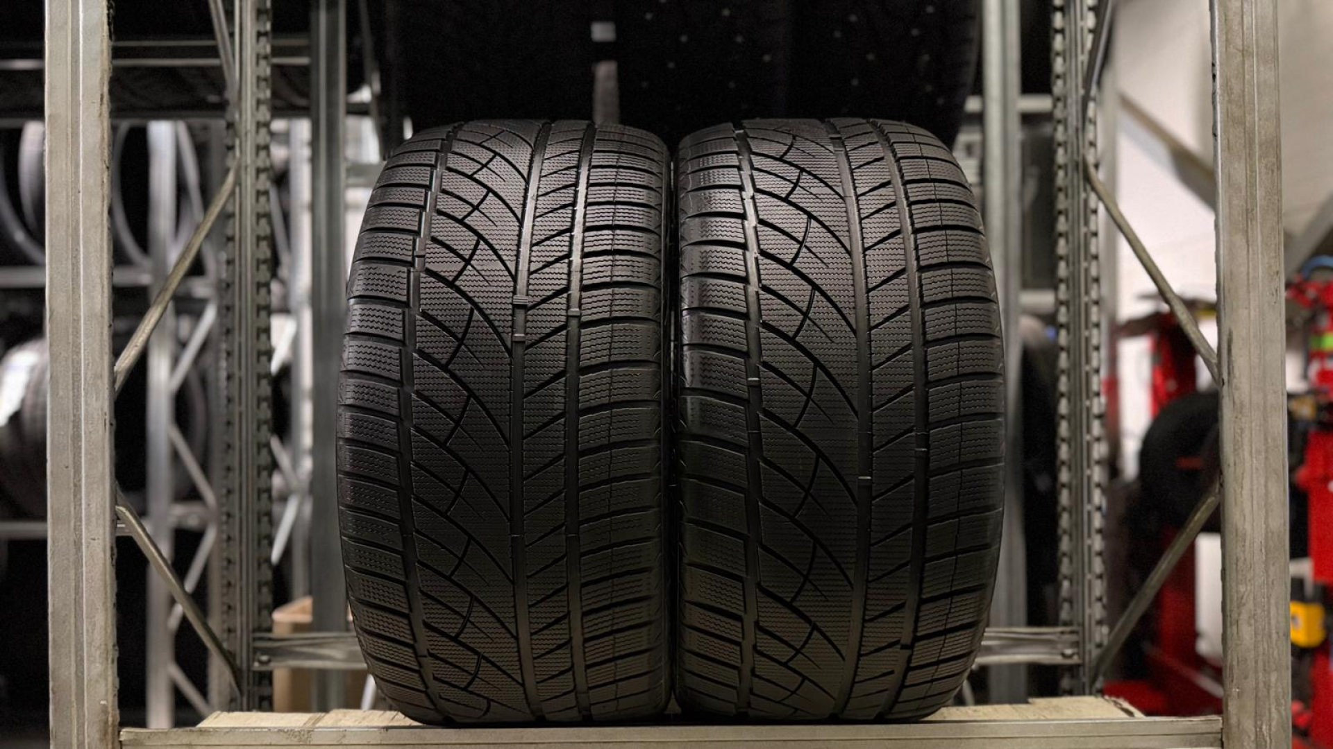 Evergreen EW66 295/35R21 107 V Ламельные шины