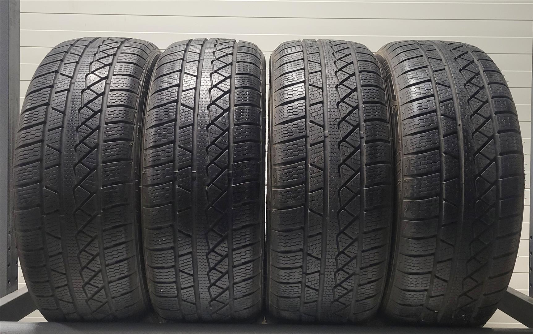 Petlas Explero winter w671 215/55R18 95 H Lamellrehvid