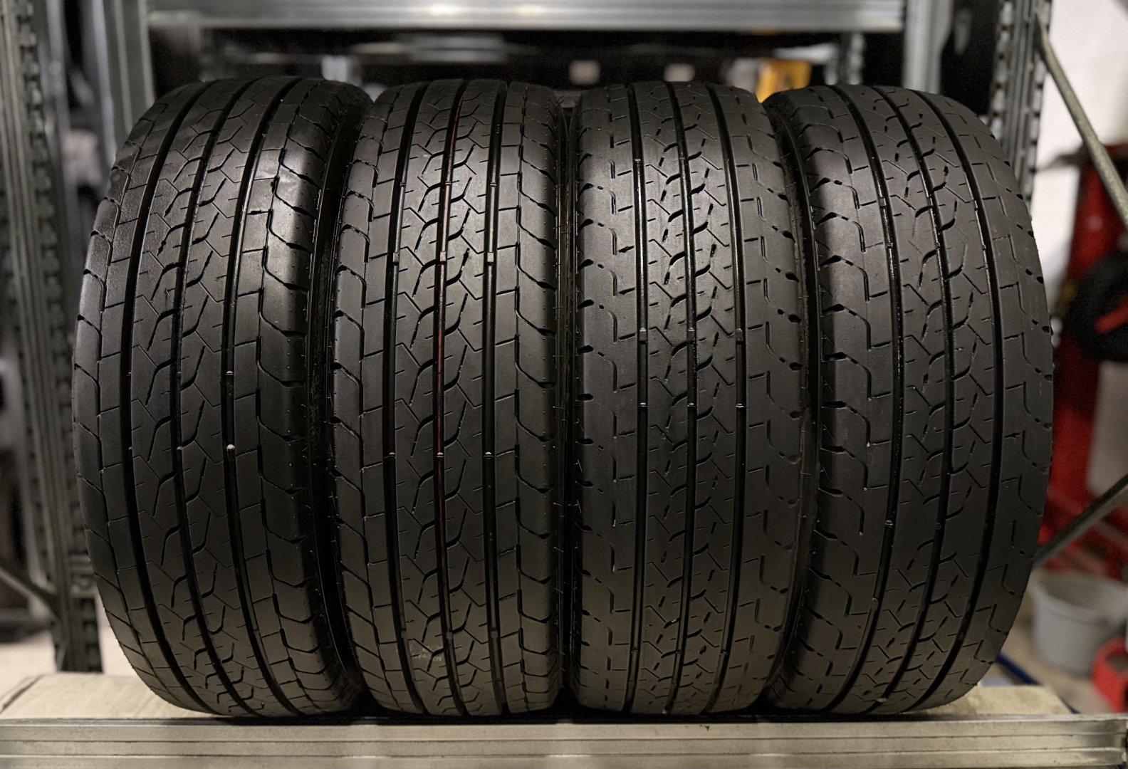 Firestone Vanhawk 3 195/70R15C 104/102 S Suverehvid