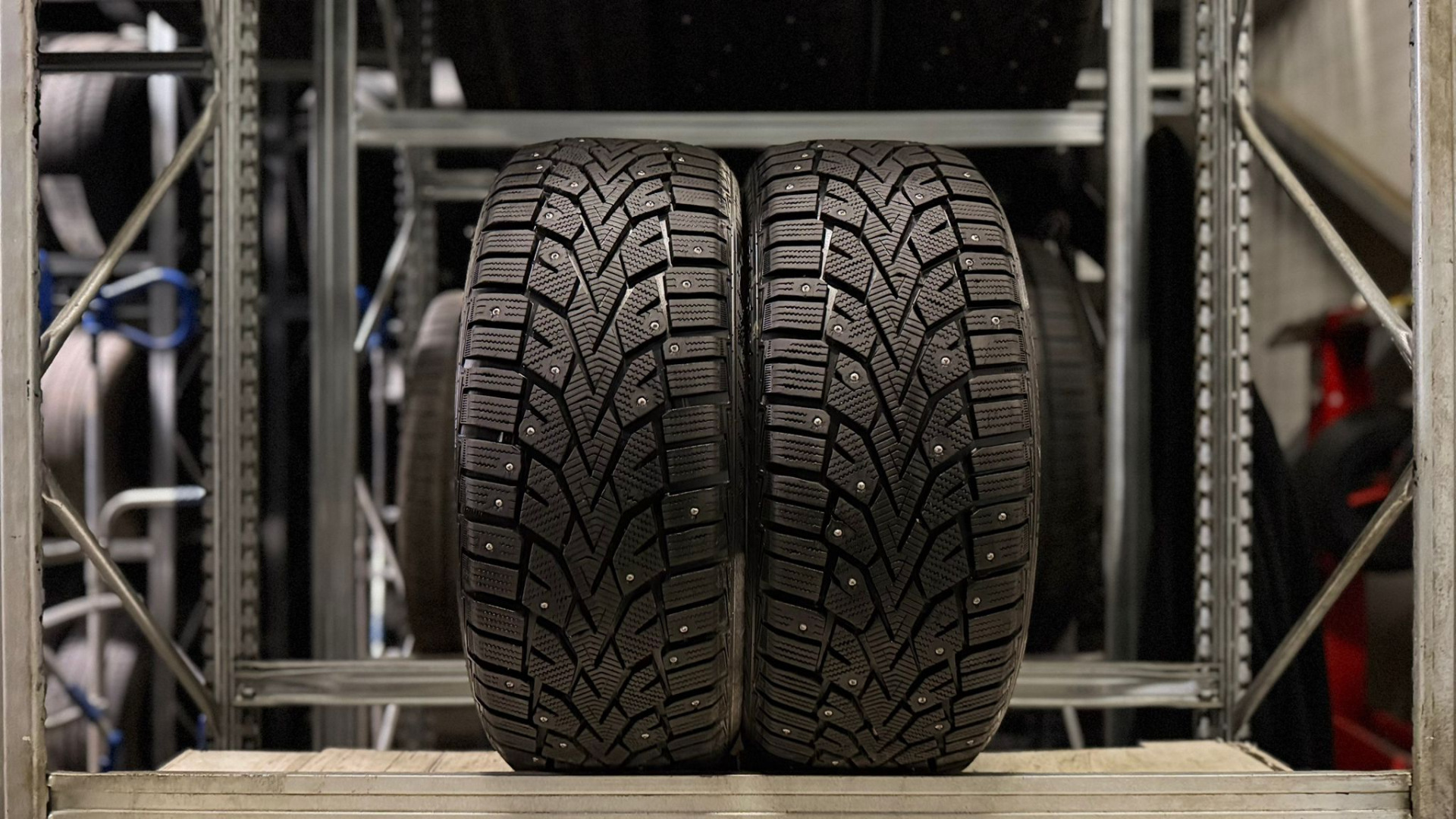 Gislaved Nord Frost 100 205/55R16 94 T Шипованные шины