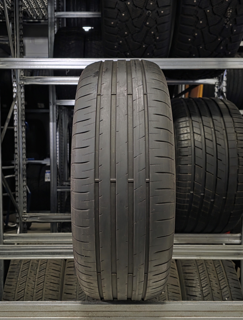 Goodyear Efficient Grip Performance 215/55R17 94 V Suverehvid