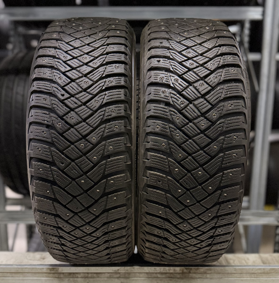 Goodyear Ultra Grip Arctic 2 215/55R18 99 T Studded tires