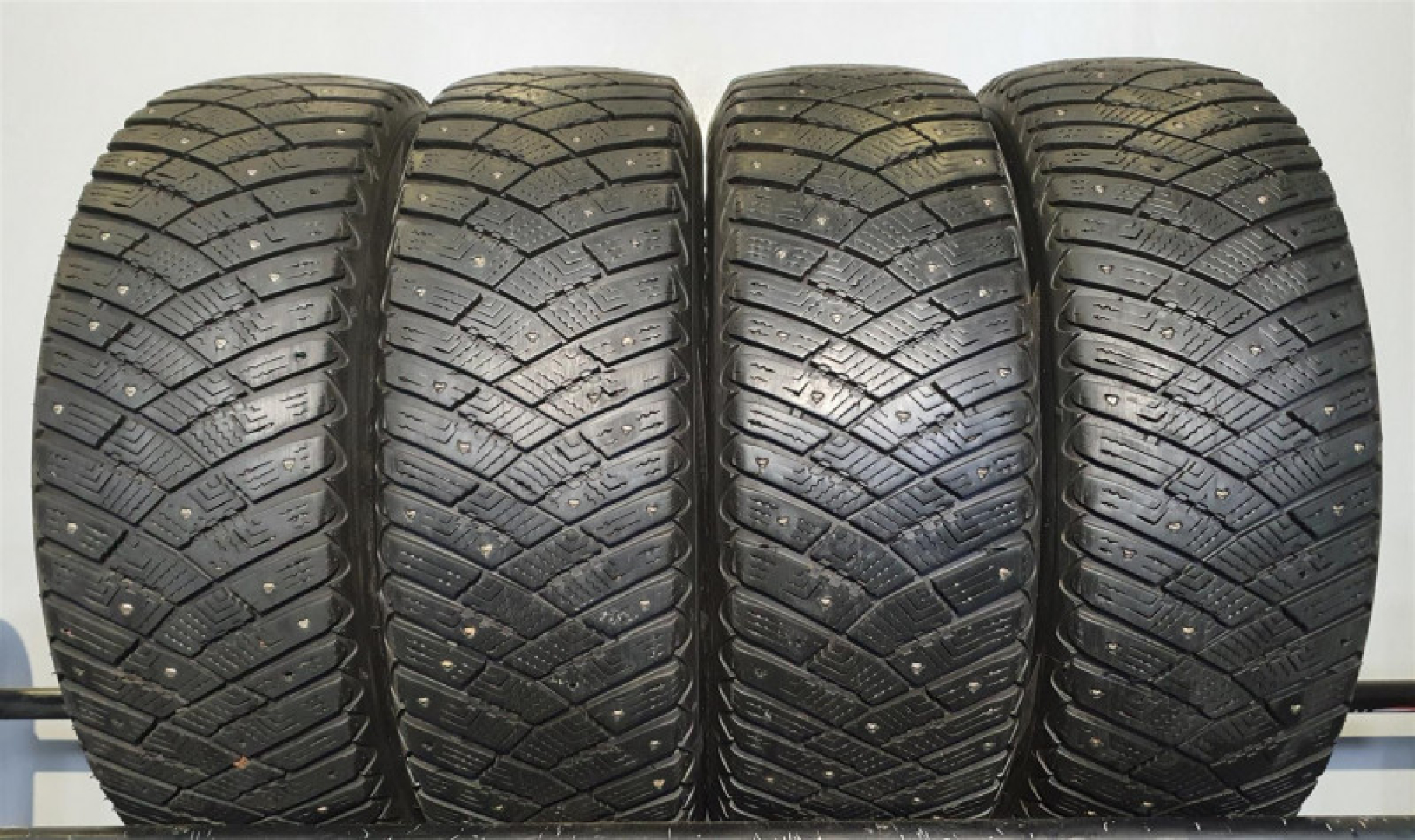 Goodyear UltraGrip Ice Arctic 195/65R15 91 T