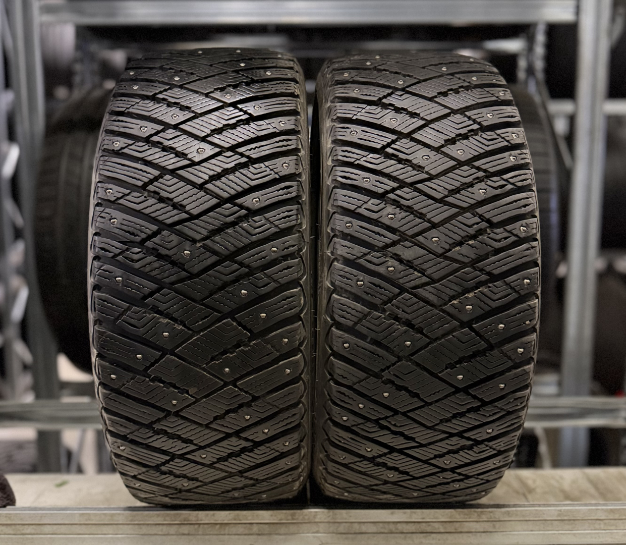 Goodyear UltraGrip Ice Arctic 235/45R17 97 T Naastrehvid