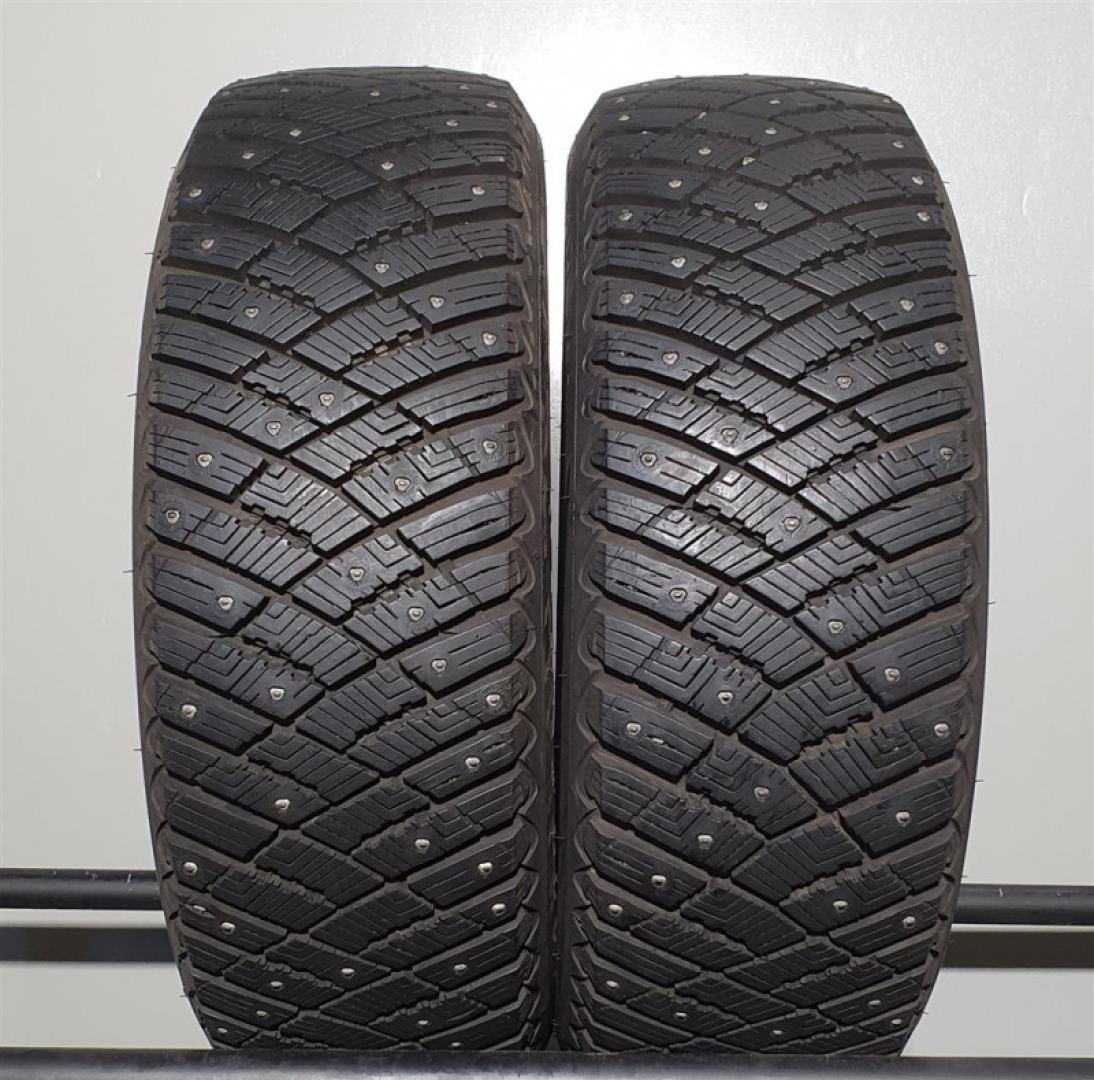 Goodyear Ultra Grip Ice Arctic SUV 4x4 215/70R16 100 T Шипованные шины