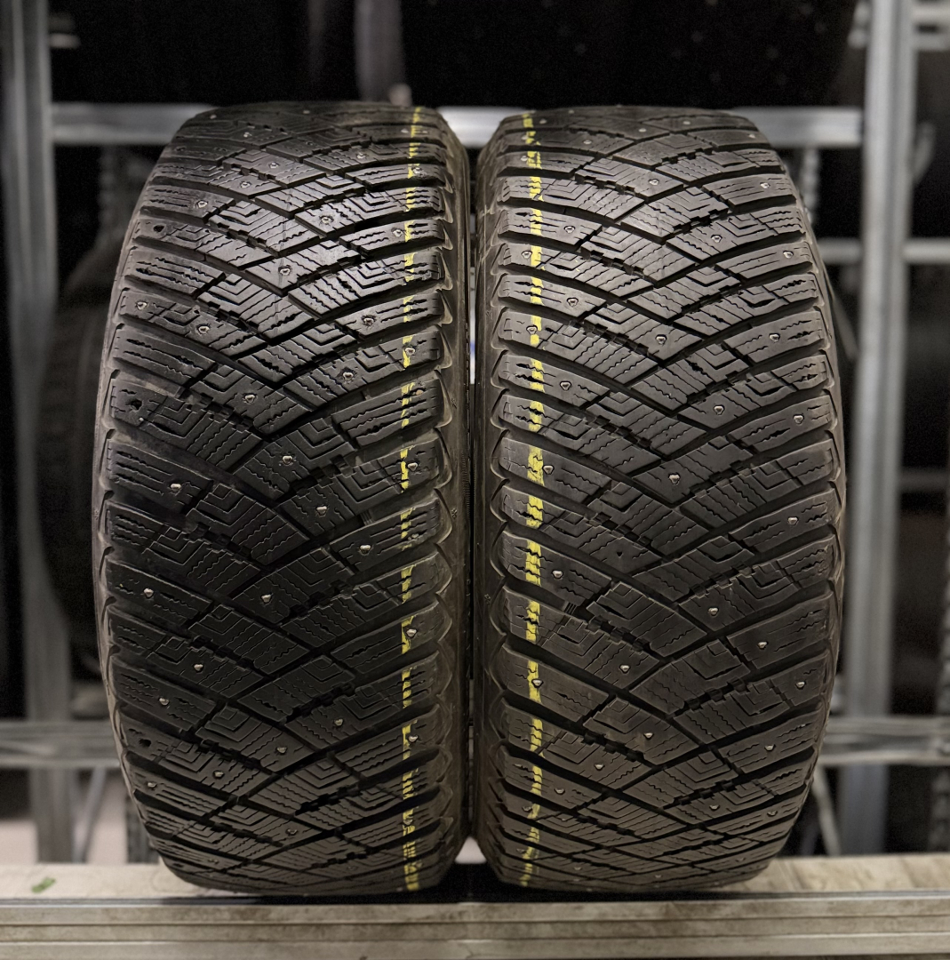 Goodyear Ultra Grip Ice Arctic SUV 4x4 235/50R19 103 T Шипованные шины