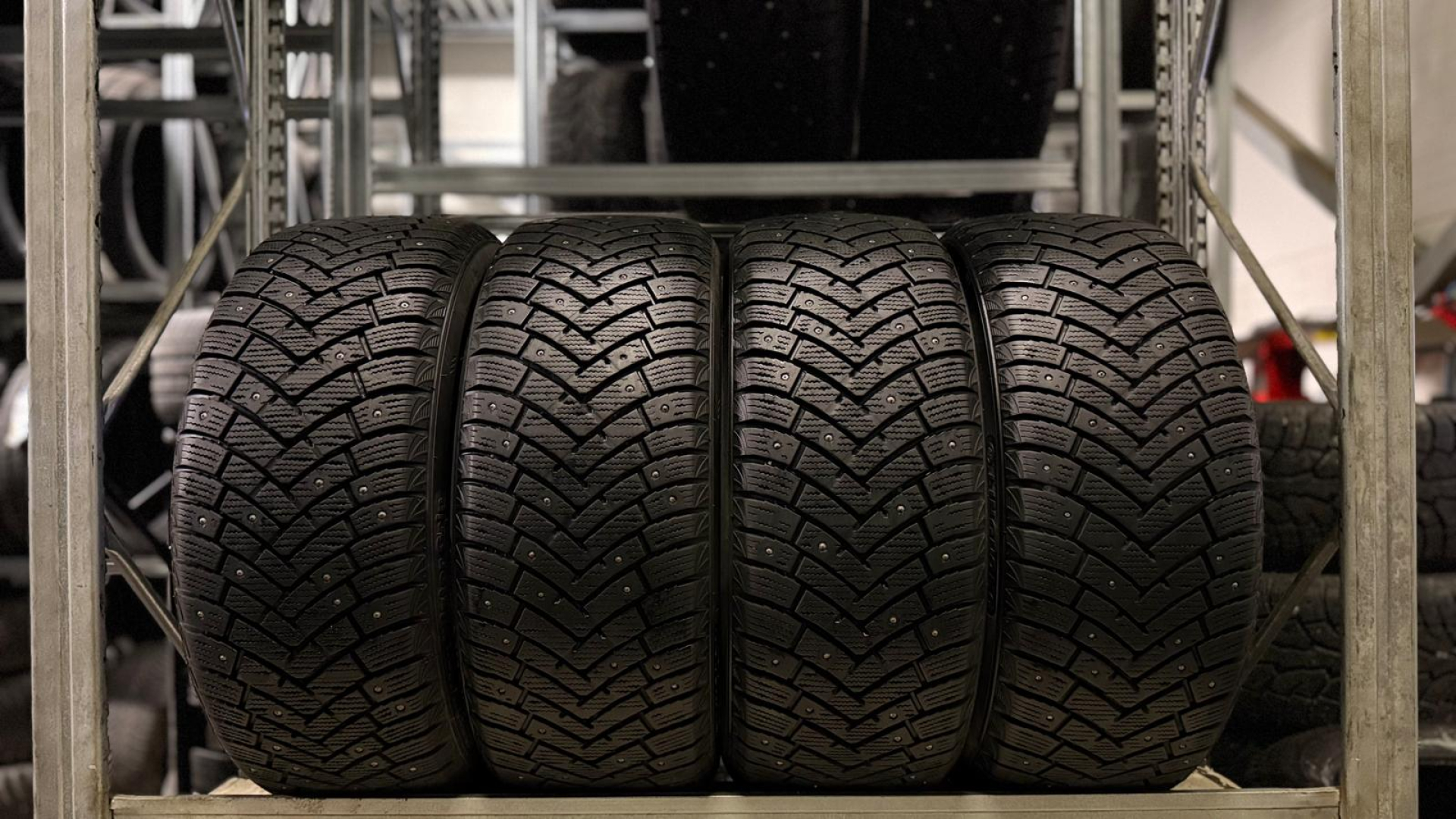 Ling Long Green-max Winter Grip 215/50R17 95 T Studded tires