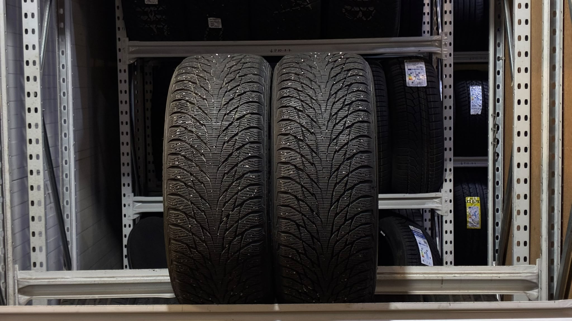 Nokian Hakkapeliitta R2 235/50R18 101 R Ламельные шины