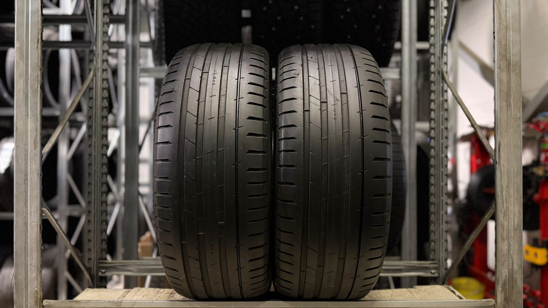 Nokian Hakka Black 2 SUV 235/65R18 110 W Летние шины