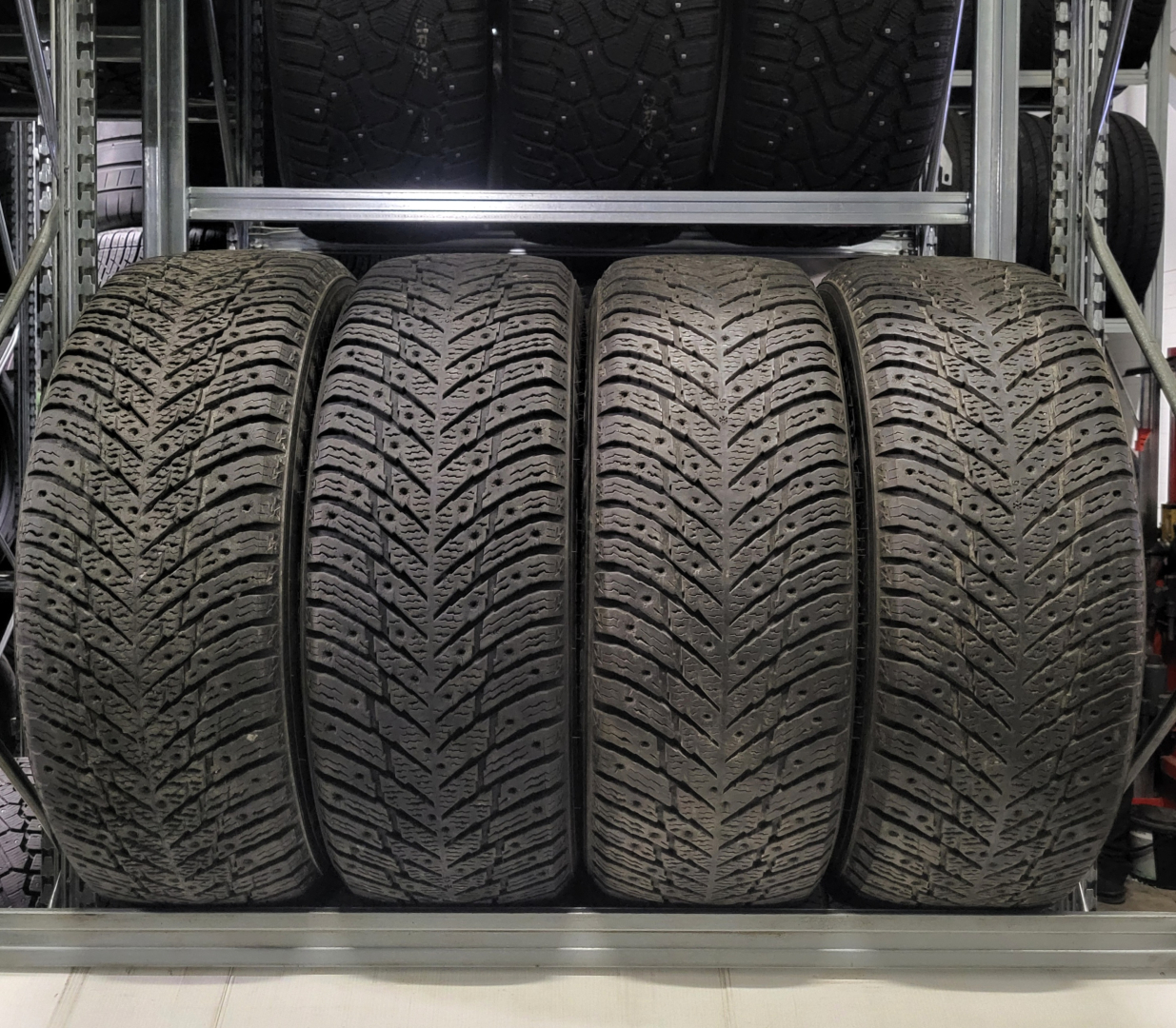 Nokian Hakkapeliitta 10 205/65R16 95 T Friction tires