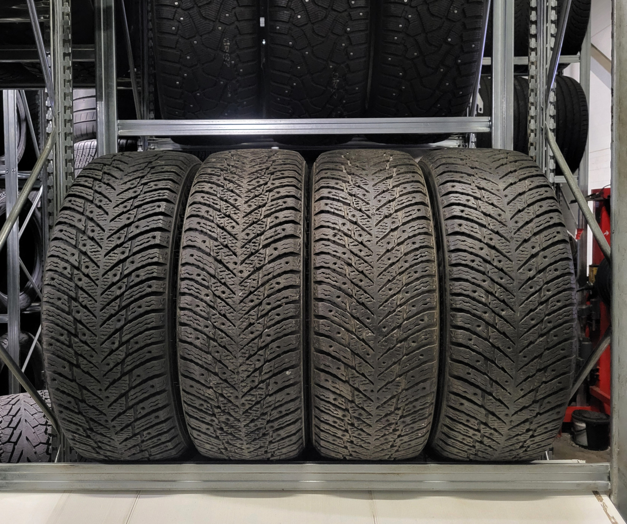 Nokian Hakkapeliitta 10 205/65R16 95 T