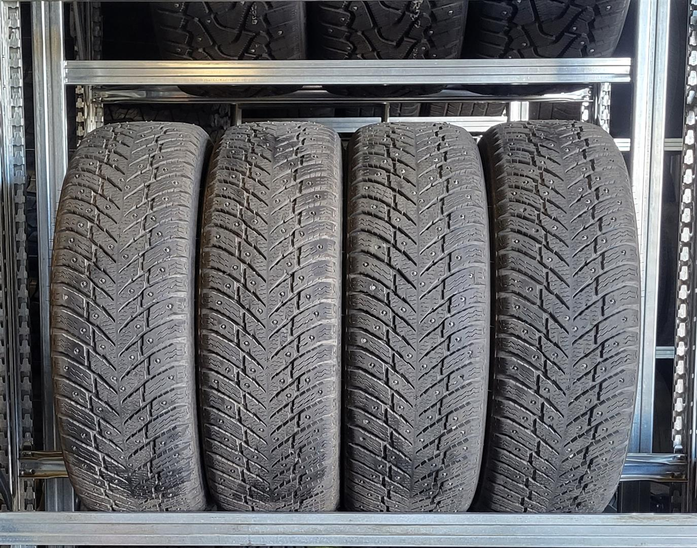 Nokian Hakkapeliitta 10 215/55R18 99 T Studded tires