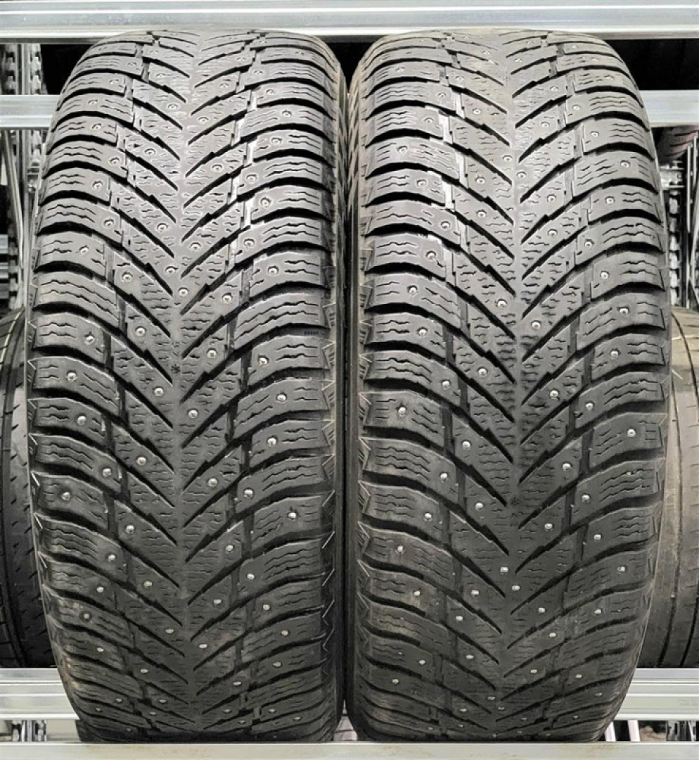 Nokian Hakkapeliitta 10 SUV 255/65R17 114 T Studded tires