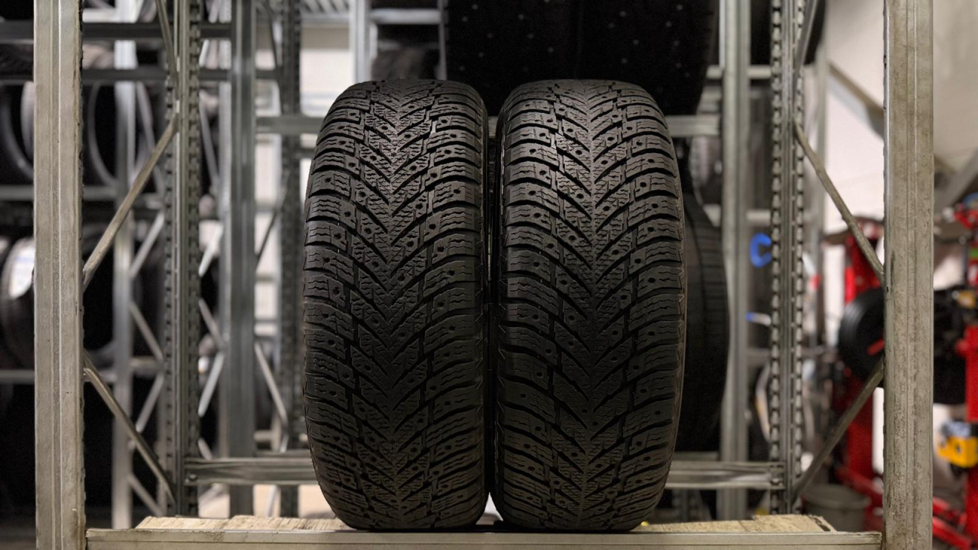 Nokian Hakkapeliitta 10 SUV 245/70R16 111 T Ламельные шины