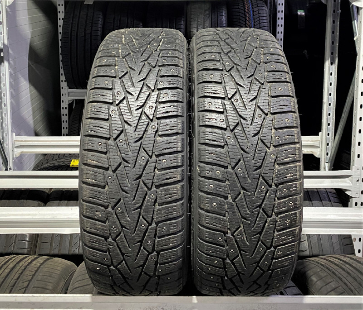 Nokian Hakkapeliitta 7 Suv 215/60R17 100 T Studded tires