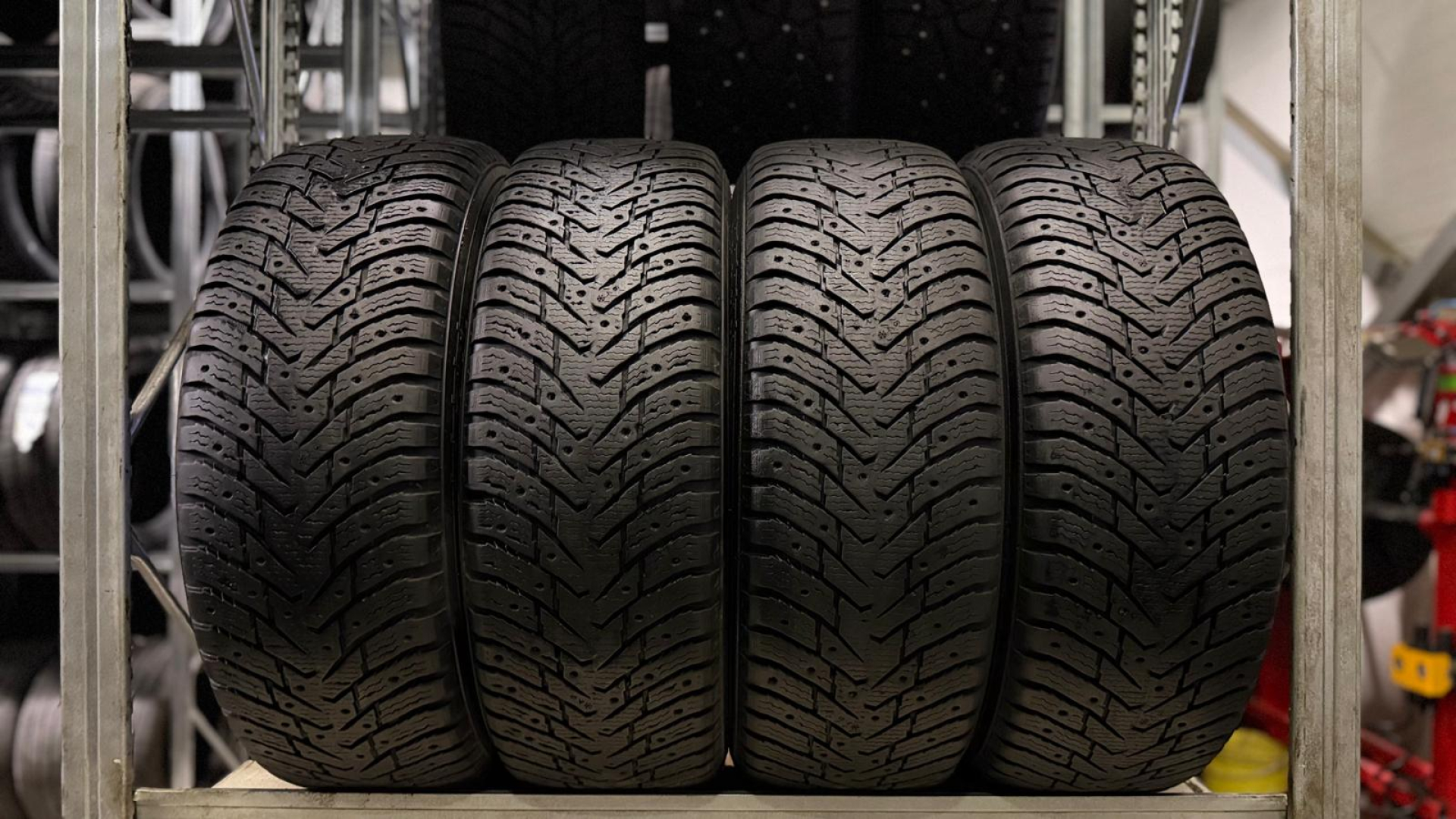 Nokian Hakkapeliitta 8 SUV 235/55R18 104 T