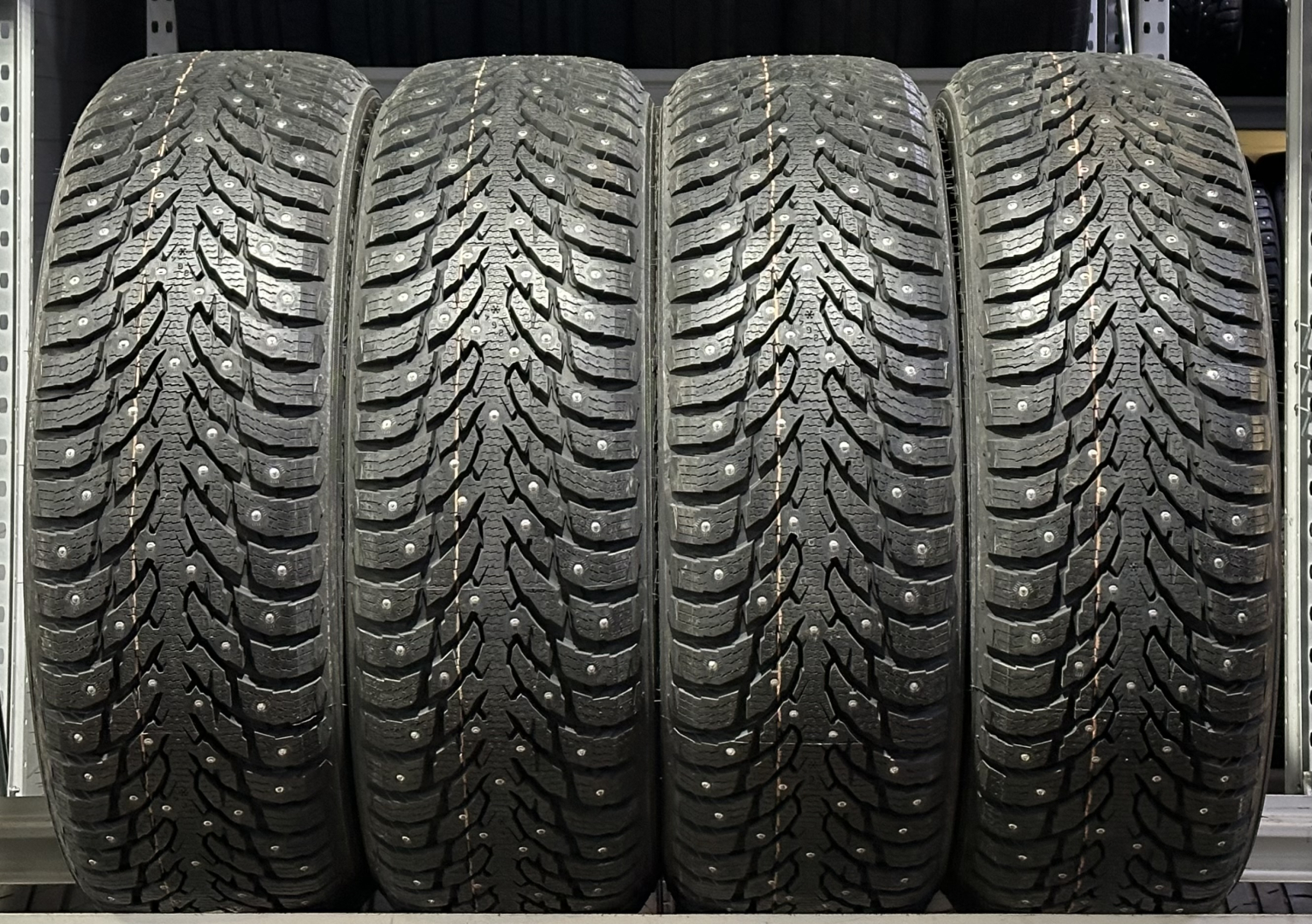 Nokian Hakkapeliitta 9 SUV 235/55R20 102 T Studded tires
