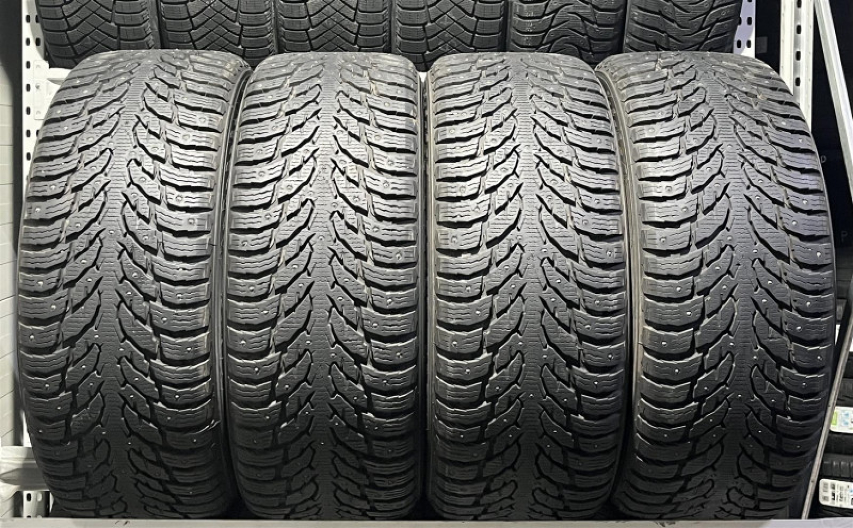 Nokian Hakkapeliitta 9 SUV 235/60R17 106 T