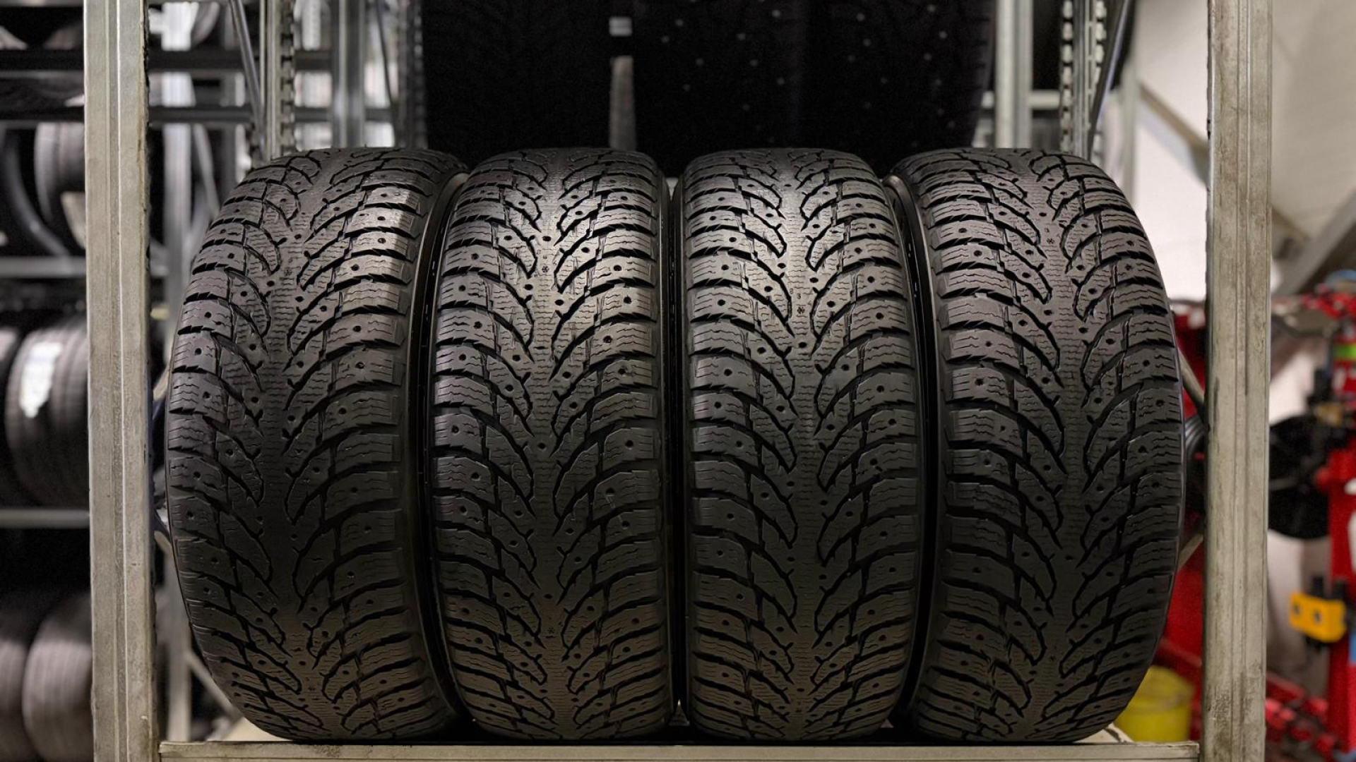 Nokian Hakkapeliitta 9 SUV 215/55R18 99T Lamell