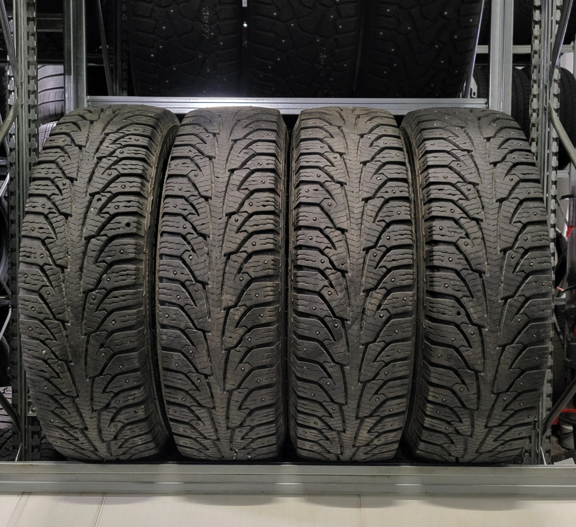 Nokian Hakkapeliitta C Cargo 205/75R16C 113/111 R Naastrehvid