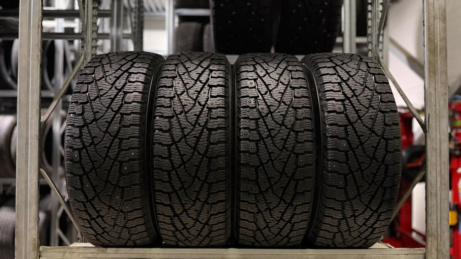 Nokian Hakkapeliitta C3 225/75R16C 121/120 R Naastrehvid