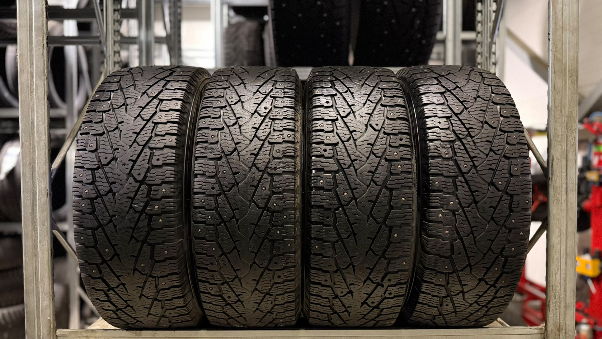 Nokian Hakkapeliitta C3 235/65R16C 121/119 R Naastrehvid